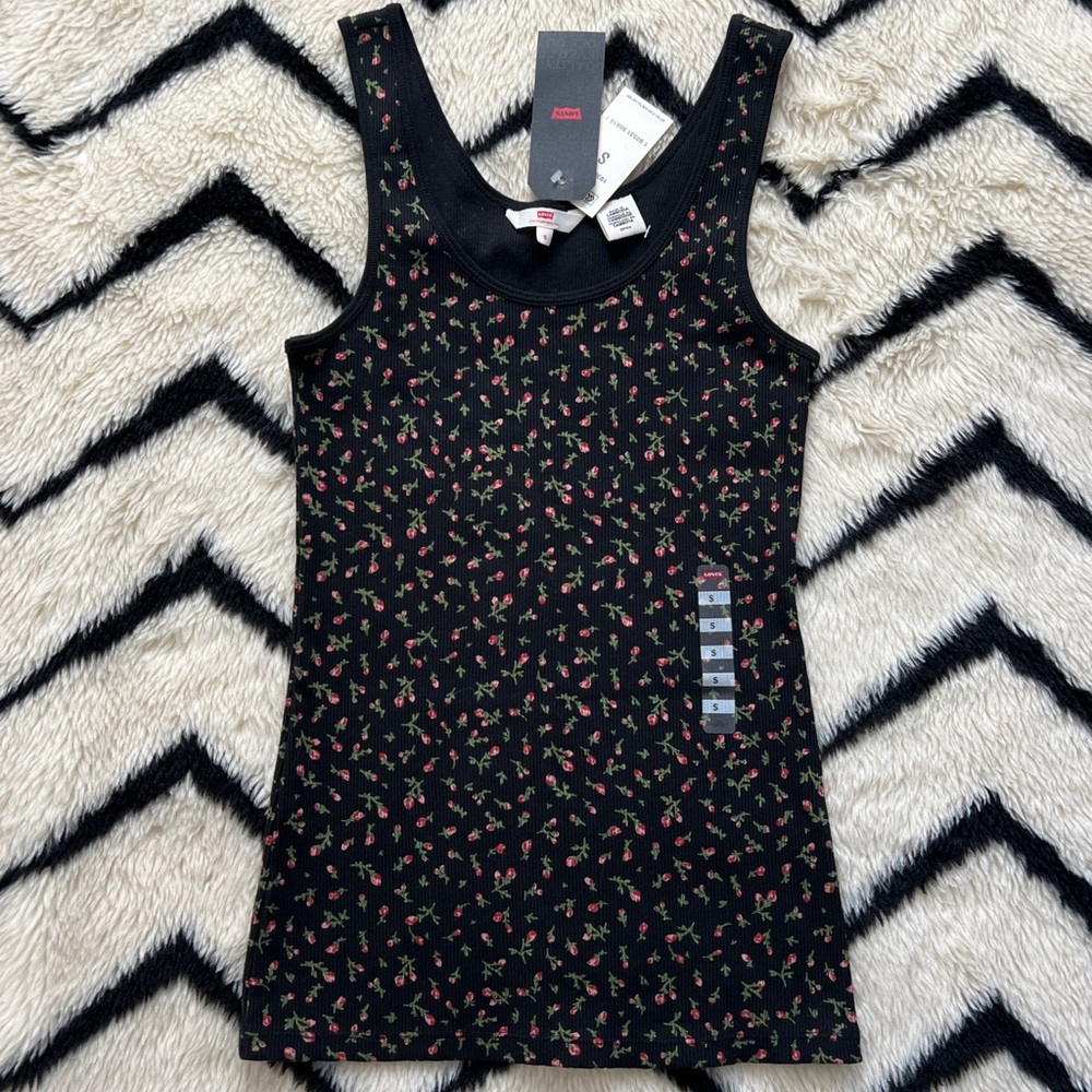 Levi’s rose bud tank top NWT size small